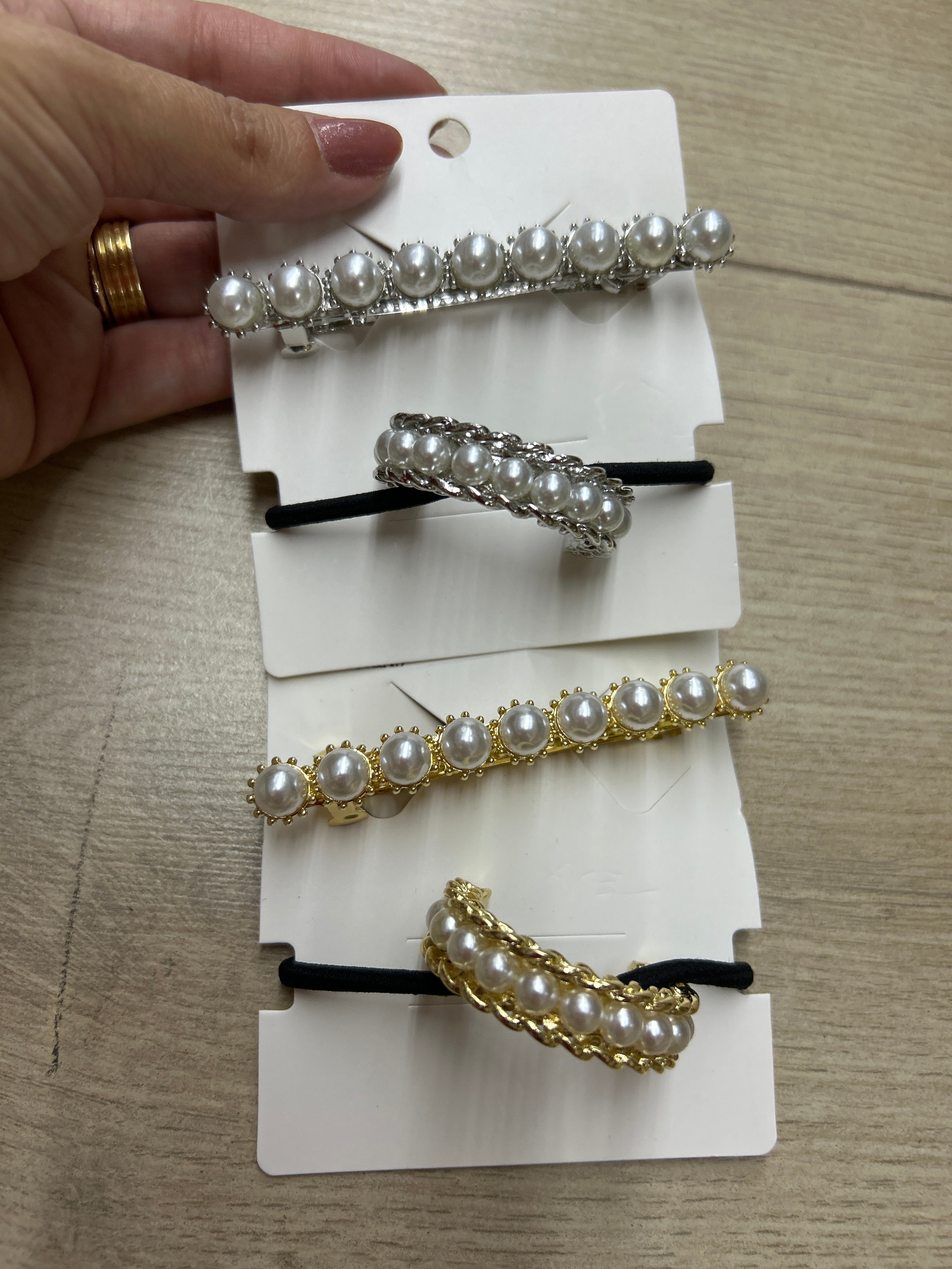 Presilha Francesa e Xuxinha Metal PÉROLAS(12 peças 10 douradas e 2 pratas)