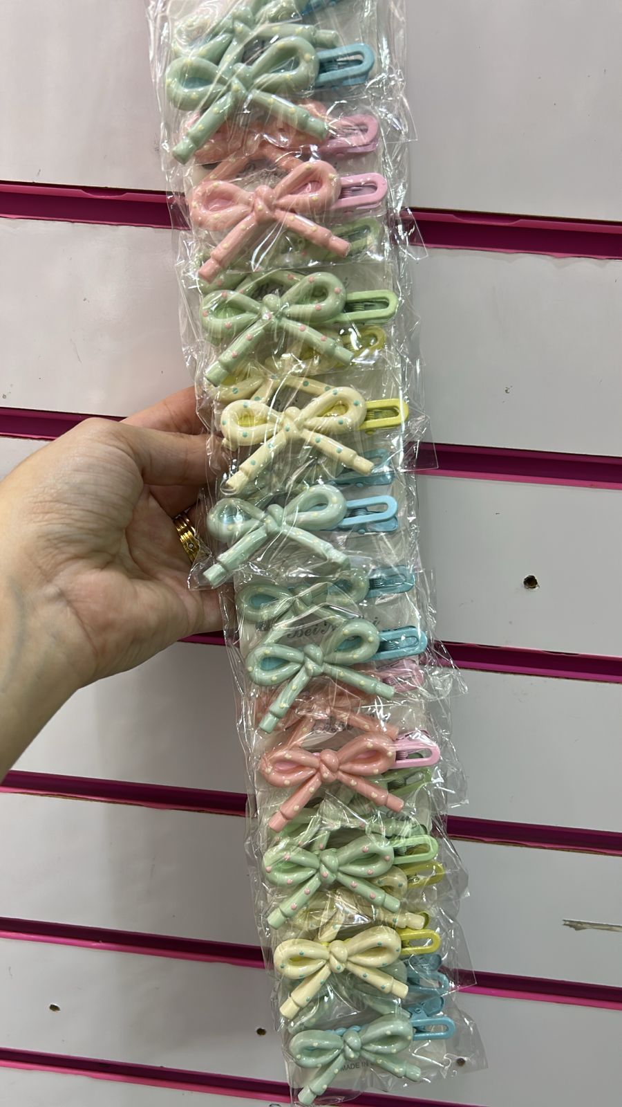 Hair clip base metal com lacinho poa (10 pares)