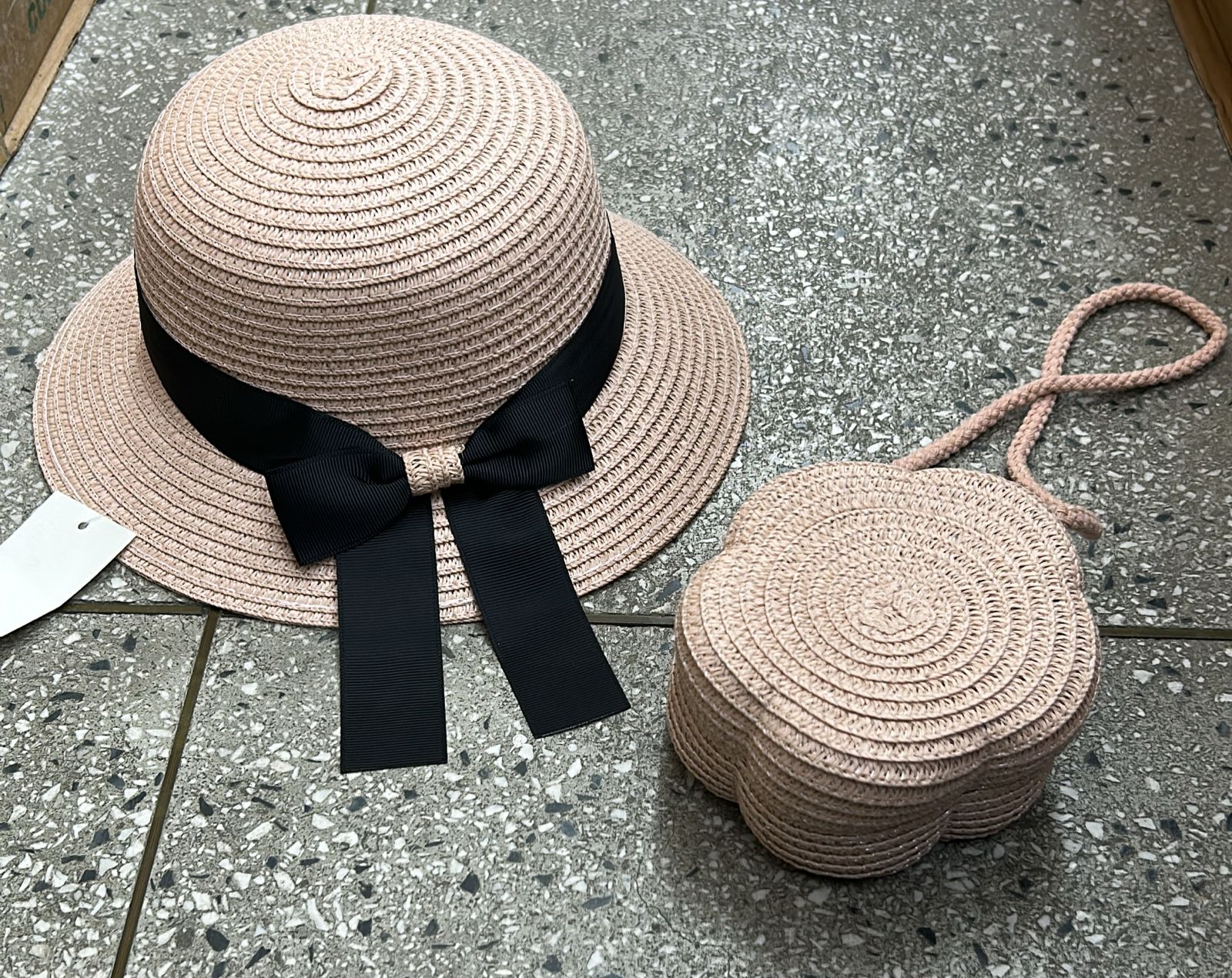 Kit infantil chapéu e bolsinha palha rosê (unidade)