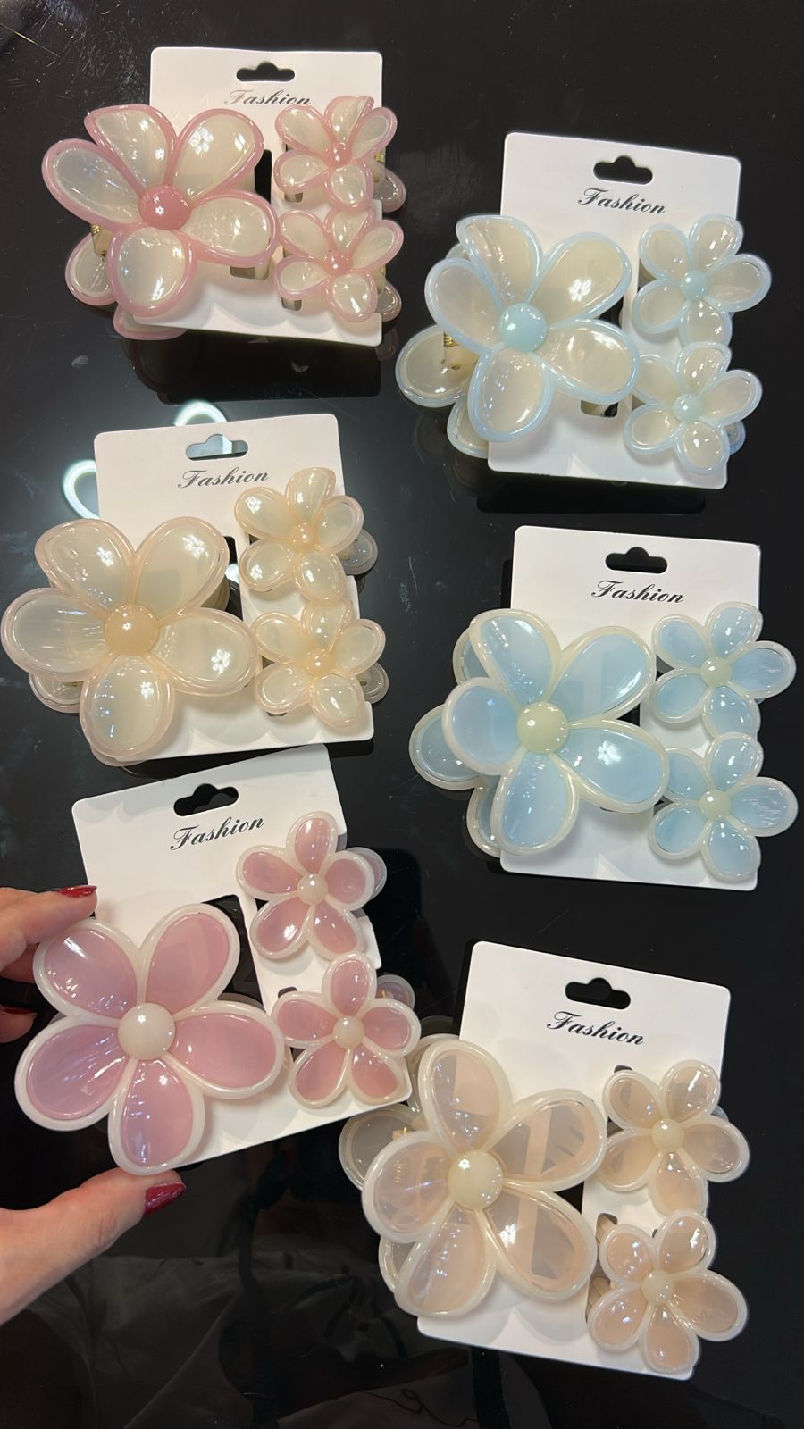 Pregadeiras G e P poliéster flor com friso branco cores candy (12 cartelas com 3 peças cada, 2 de cada cor)