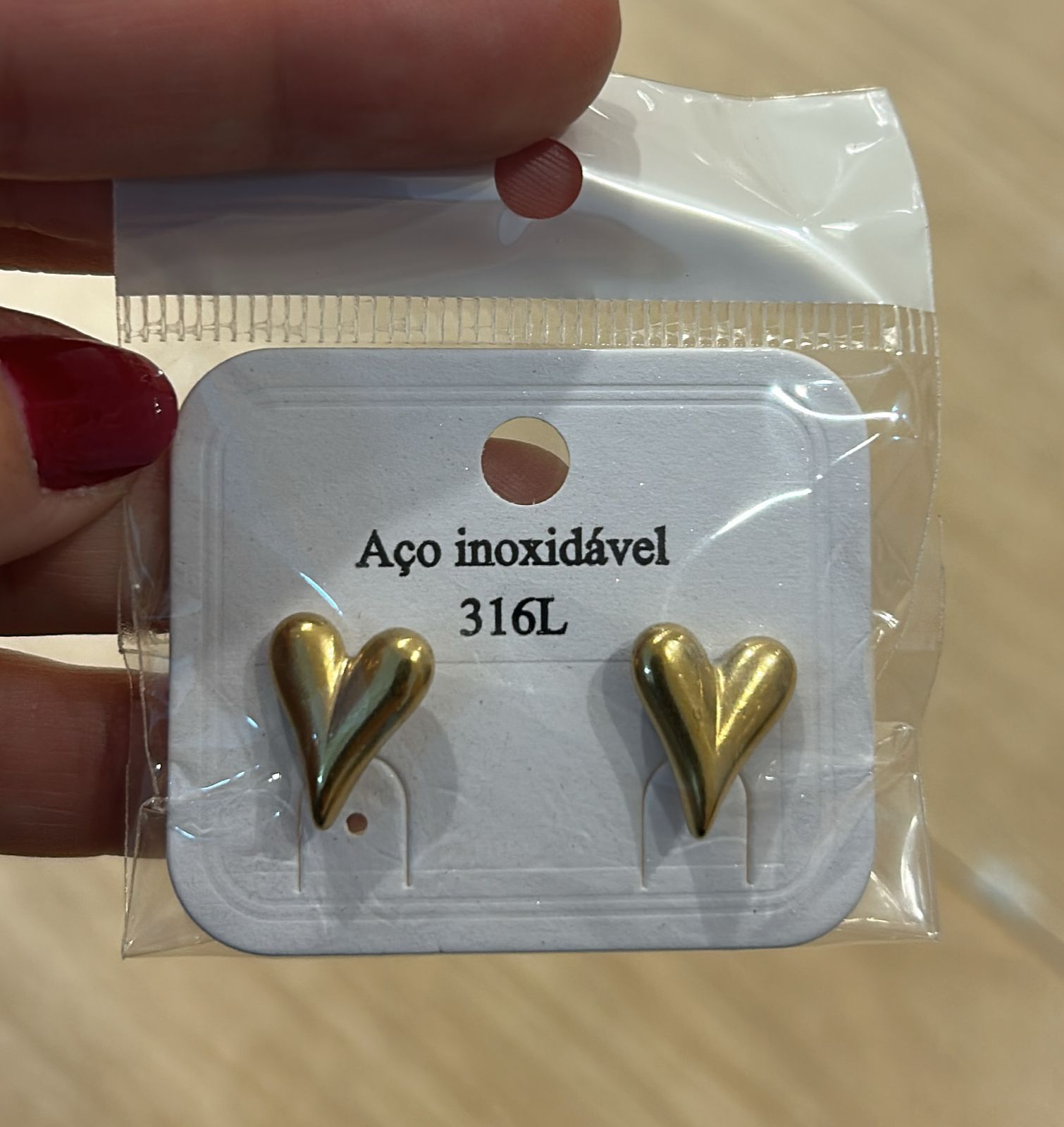 Brinco aço inoxidável coração sólido dourado (12 pares)