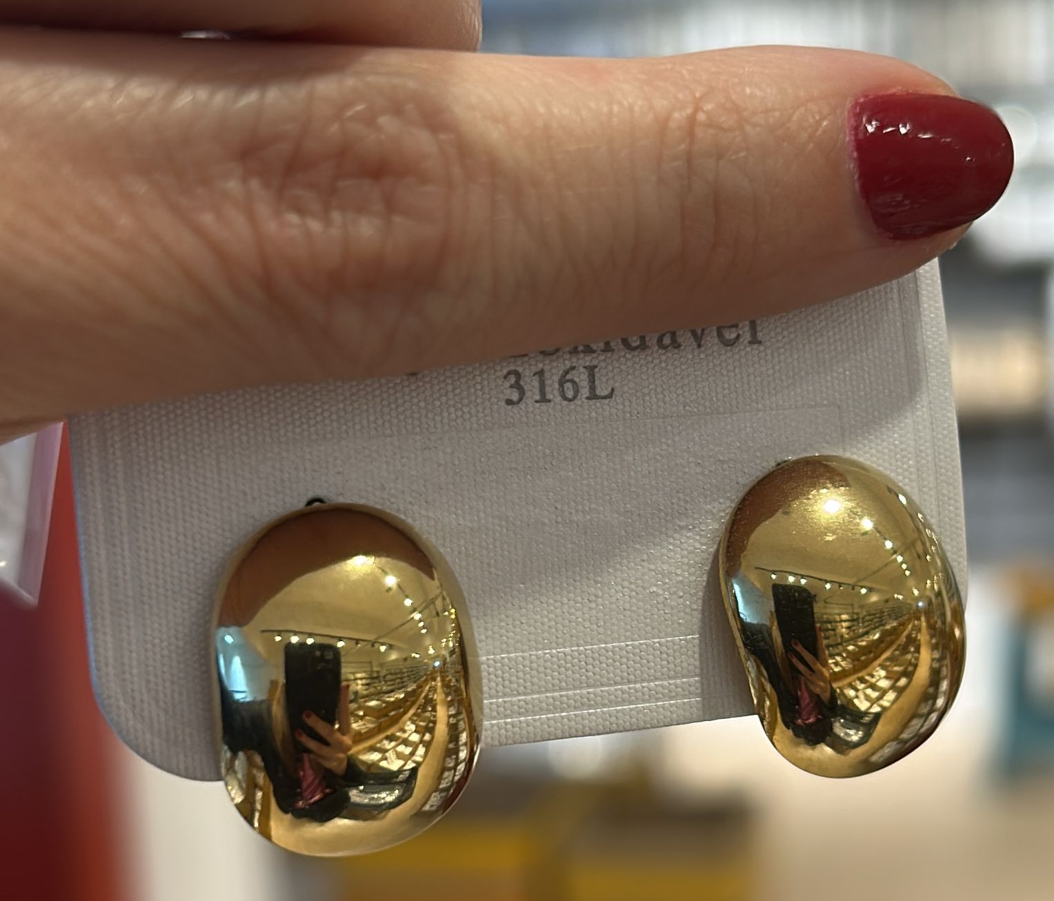 Brinco médio aço inoxidável botão abaulado dourado (12 pares)