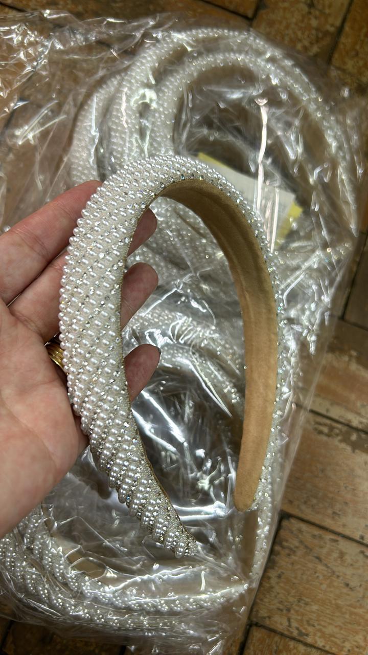 Tiara Altura Média Pérolas e strass (12 peças)