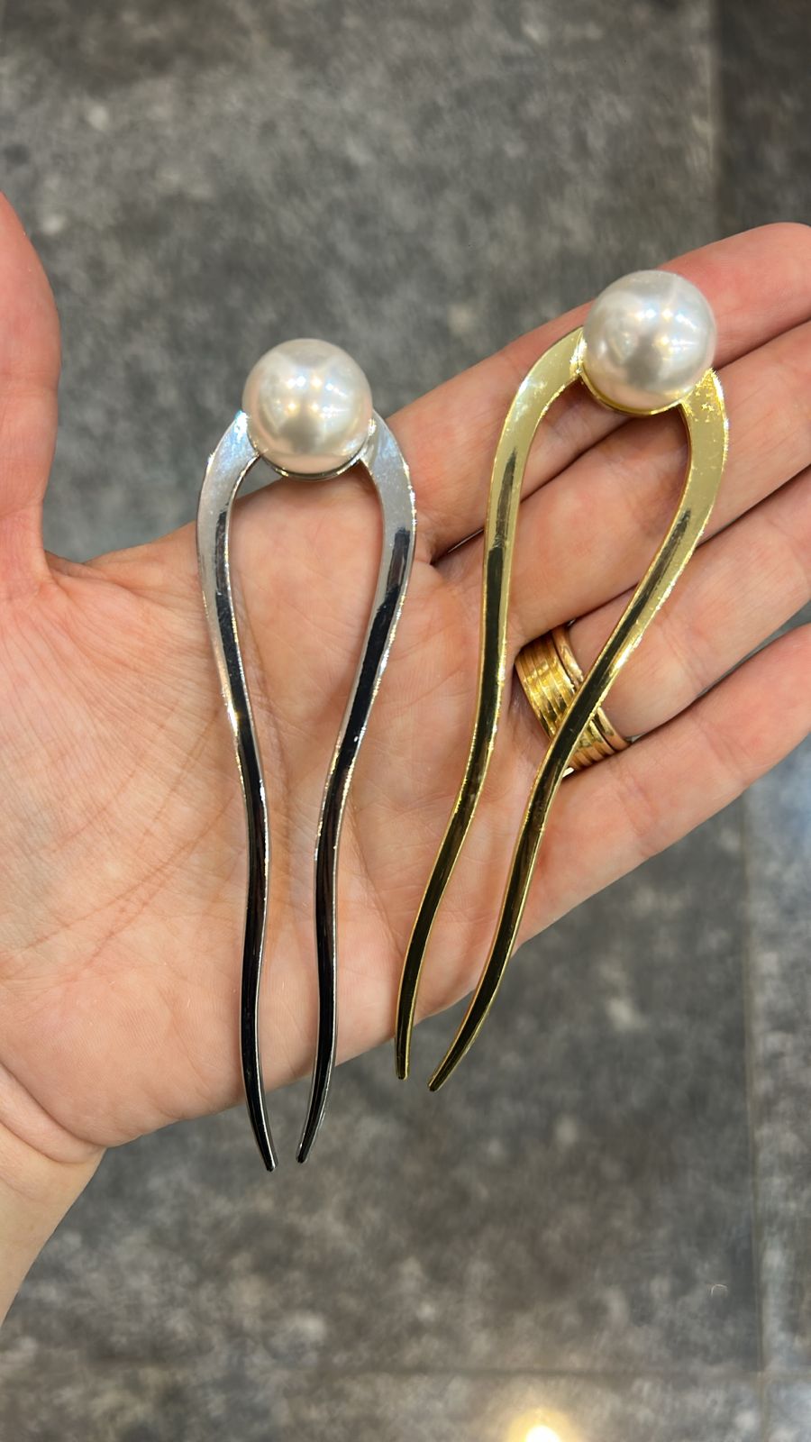 Pente coque metal pérola (10 dourados e 2 prata)