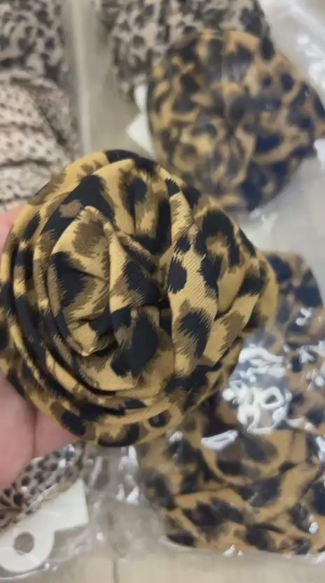 Pregadeira poliéster G com flor tecido animal print (12 peças 4 de cada estampa)