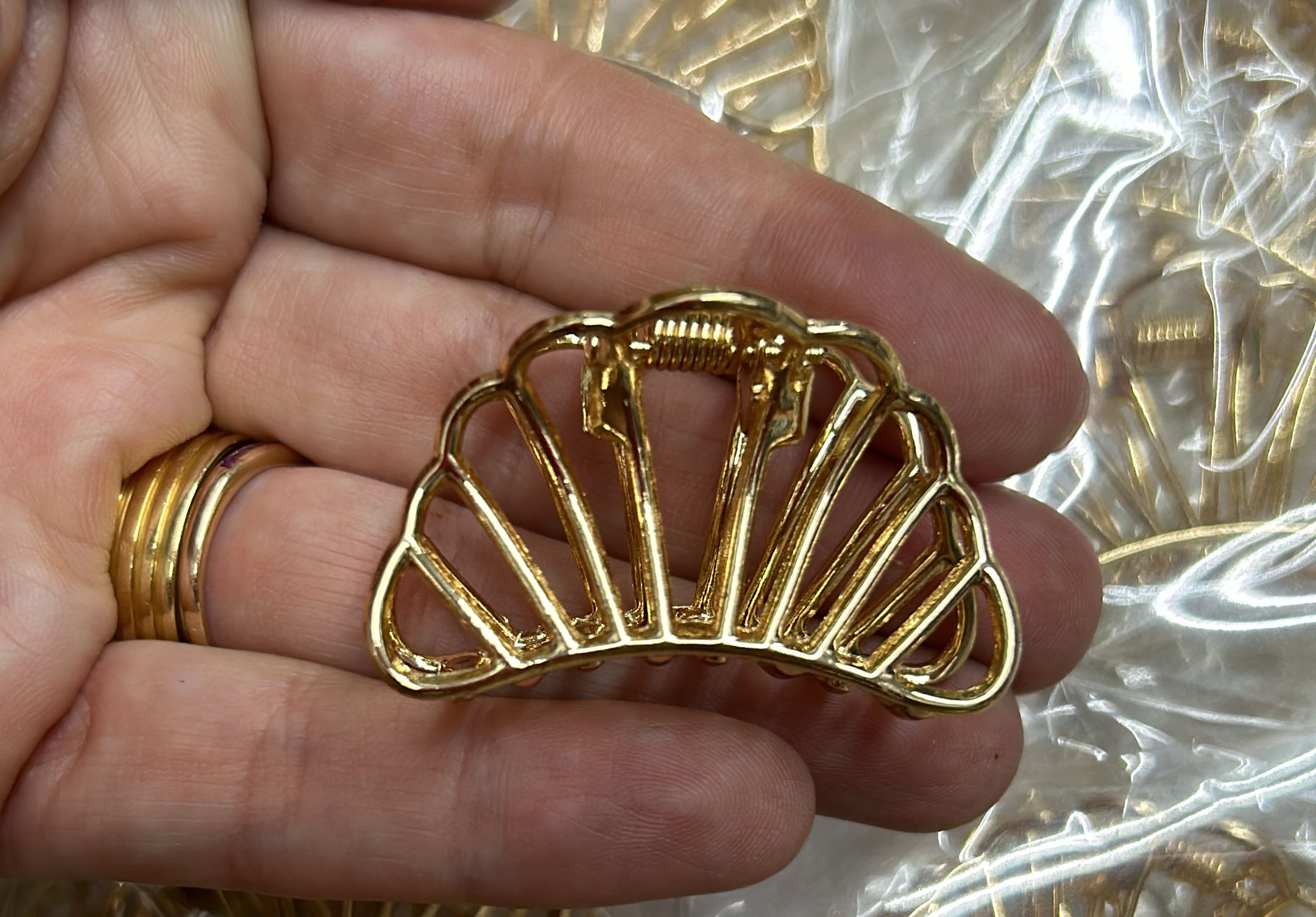 Piranha P Metal CONCHA VAZADA (12 peças)
