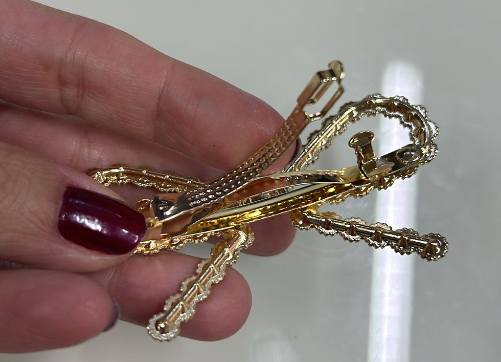 Presilha Francesa Pequena com Laço de ponta Cravejado (12 peças 9 douradas e 3 pratas)