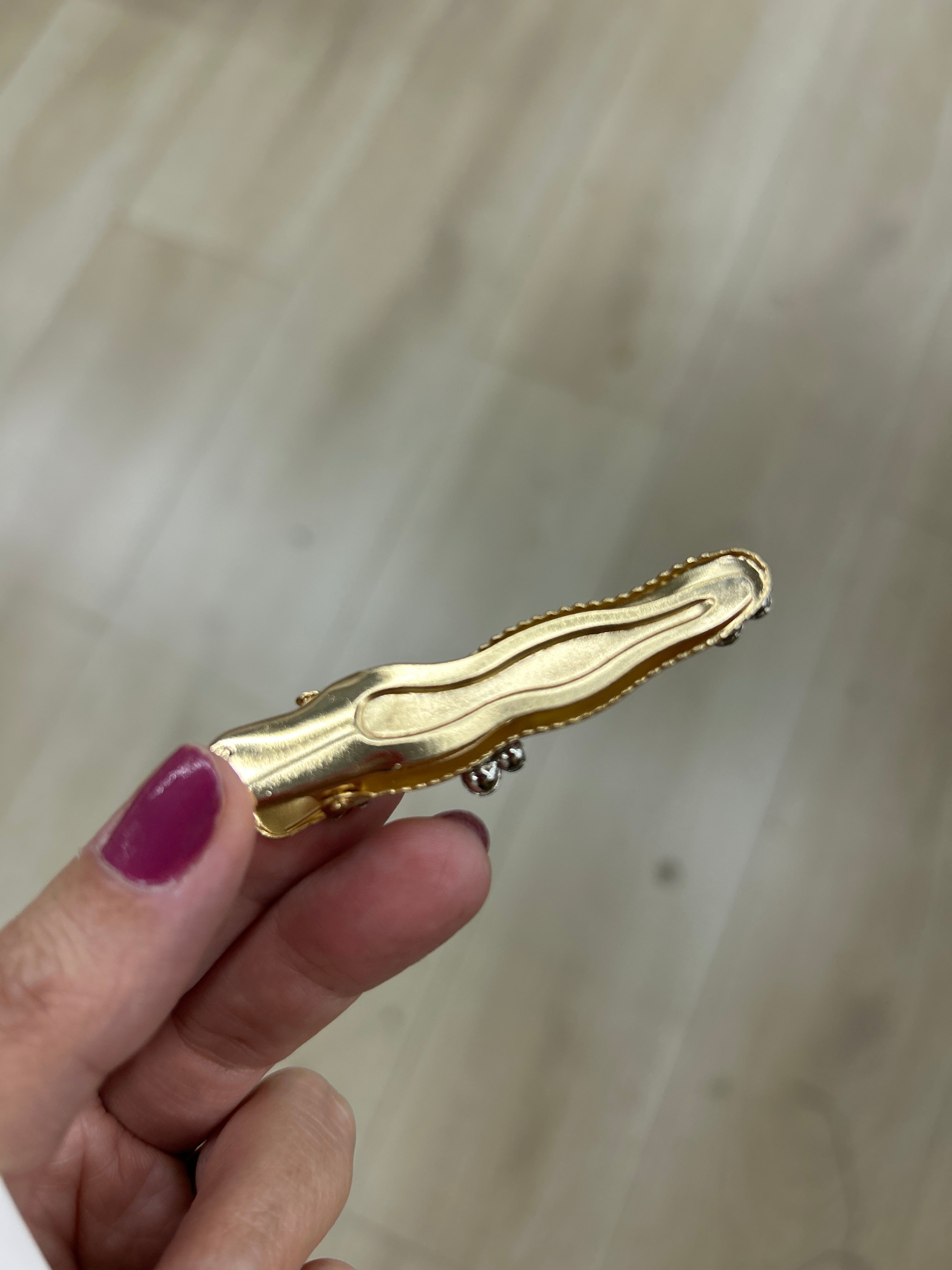 Hair Clip Esmaltado Poá com Cerejinhas (12 peças 6 douradas e 6 pratas - 2 vermelha e 4 rosa)