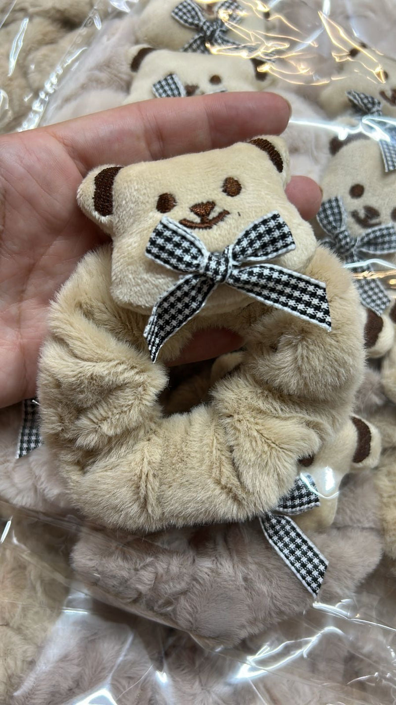 Scrunchie Pelúcia com Ursinho (12 peças cores variadas)