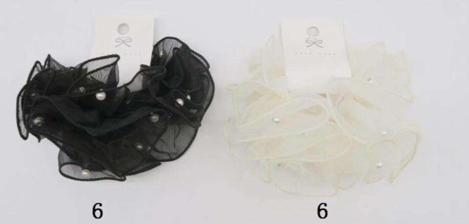 Scrunchie Maxi Voal com aplique Pérolas (12 peças. 6 branca e 6 preta)