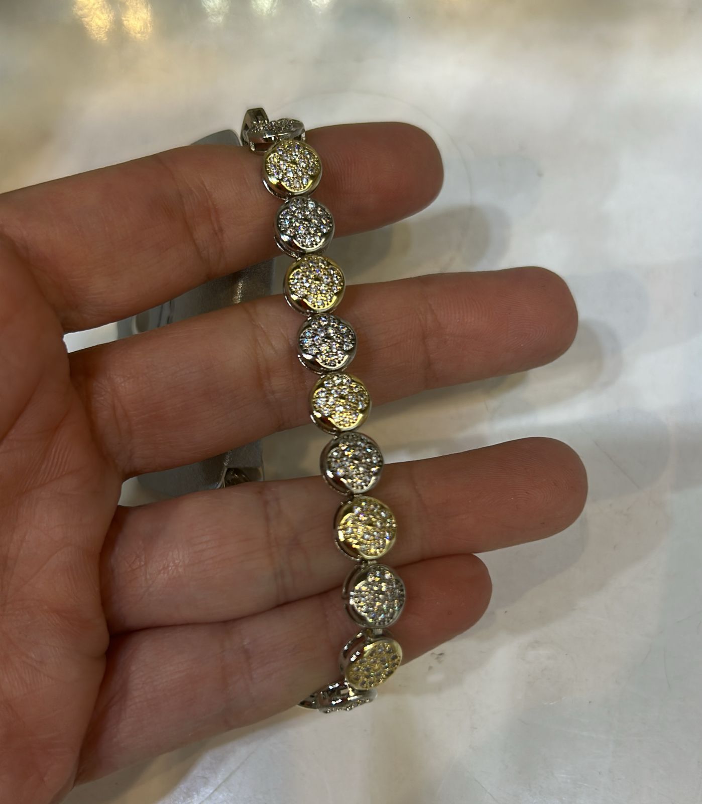 Pulseira Riviera Dois Banhos Medalha Trevo fecho joia com extensor (6 peças semijoia - 2 milésimos)