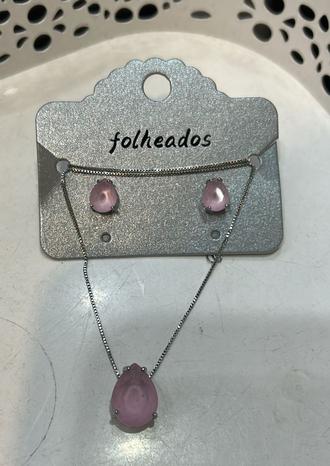Conjunto Colar e Brinco Gota Rosa Claro fecho Lagosta (6 conjuntos - Biju verniz cataforético)