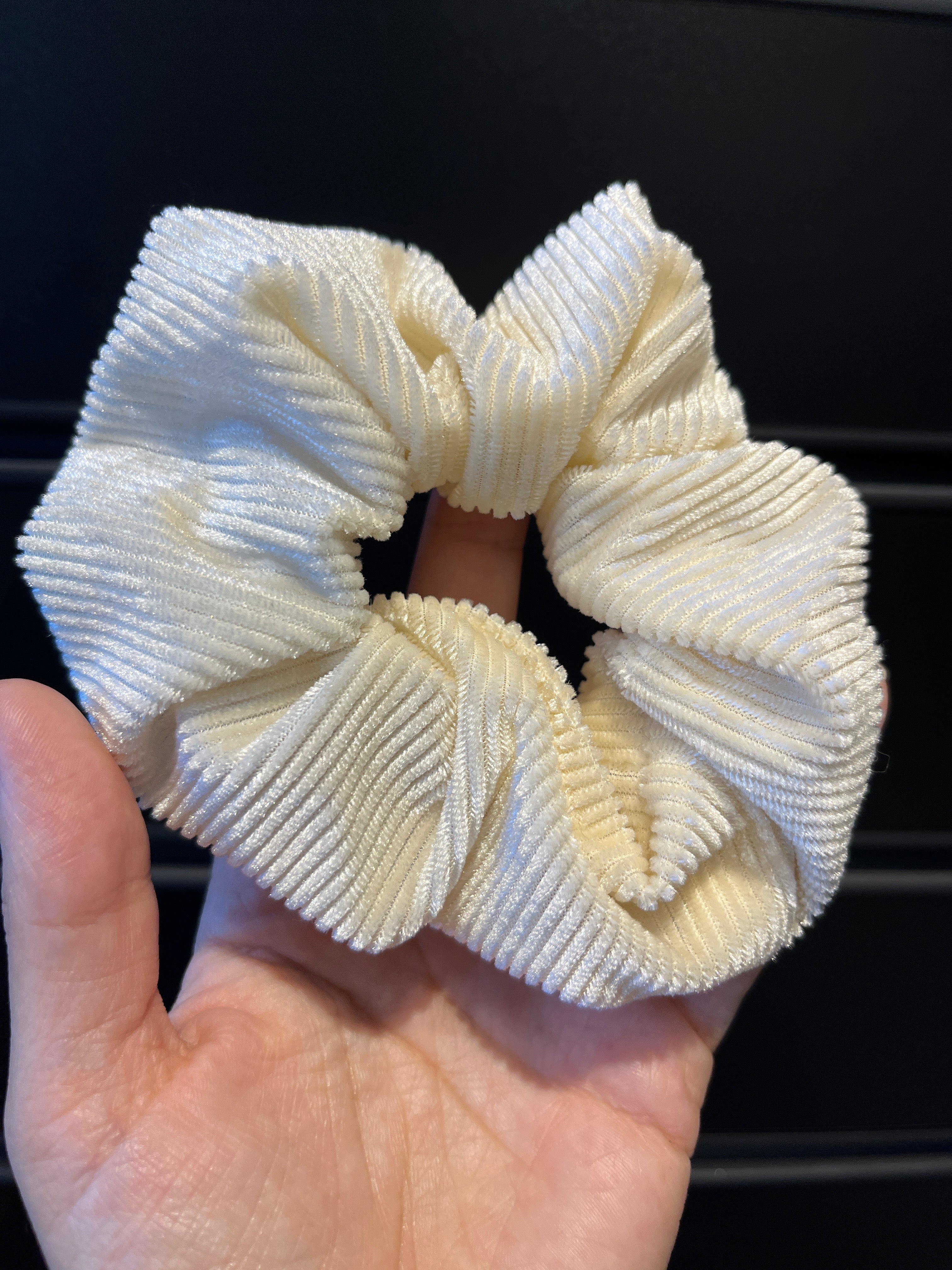 Scrunchie veludo cotelê (12 peças cores variadas)