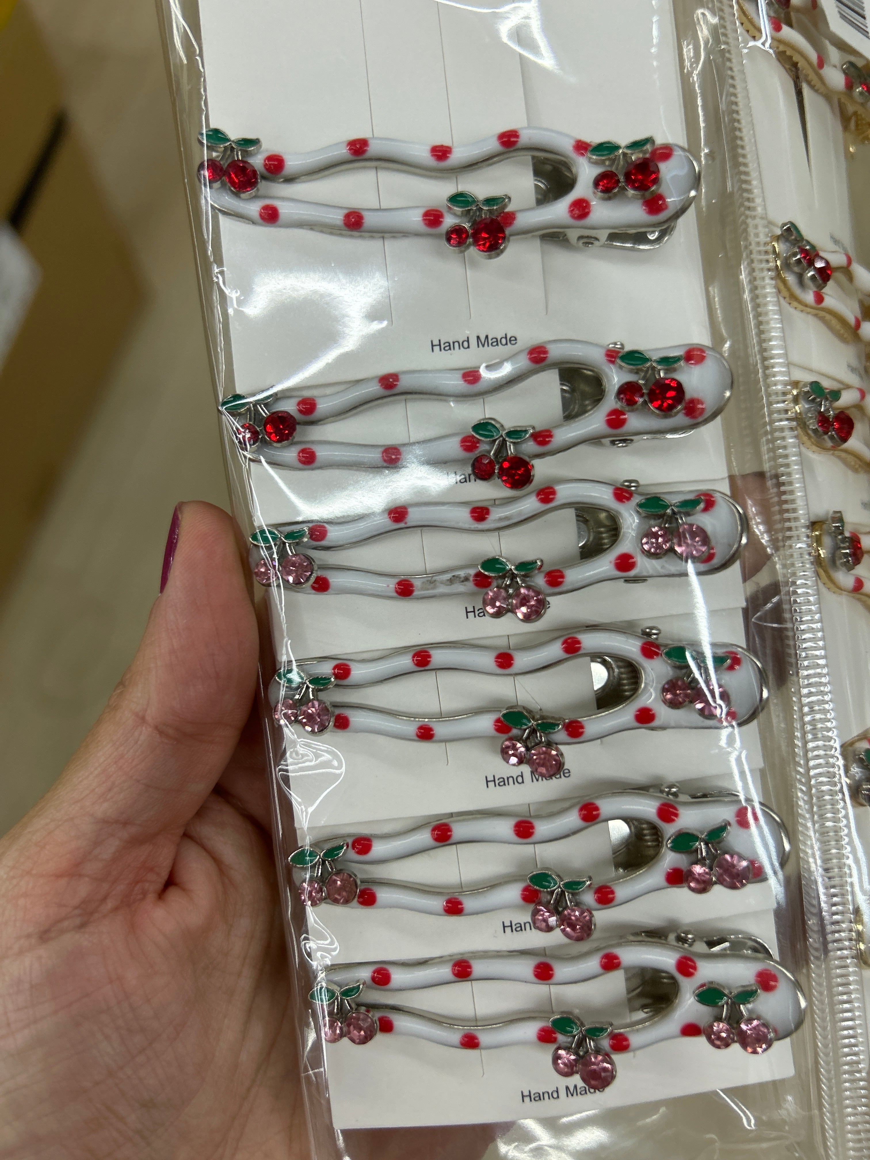 Hair Clip Esmaltado Poá com Cerejinhas (12 peças 6 douradas e 6 pratas - 2 vermelha e 4 rosa)