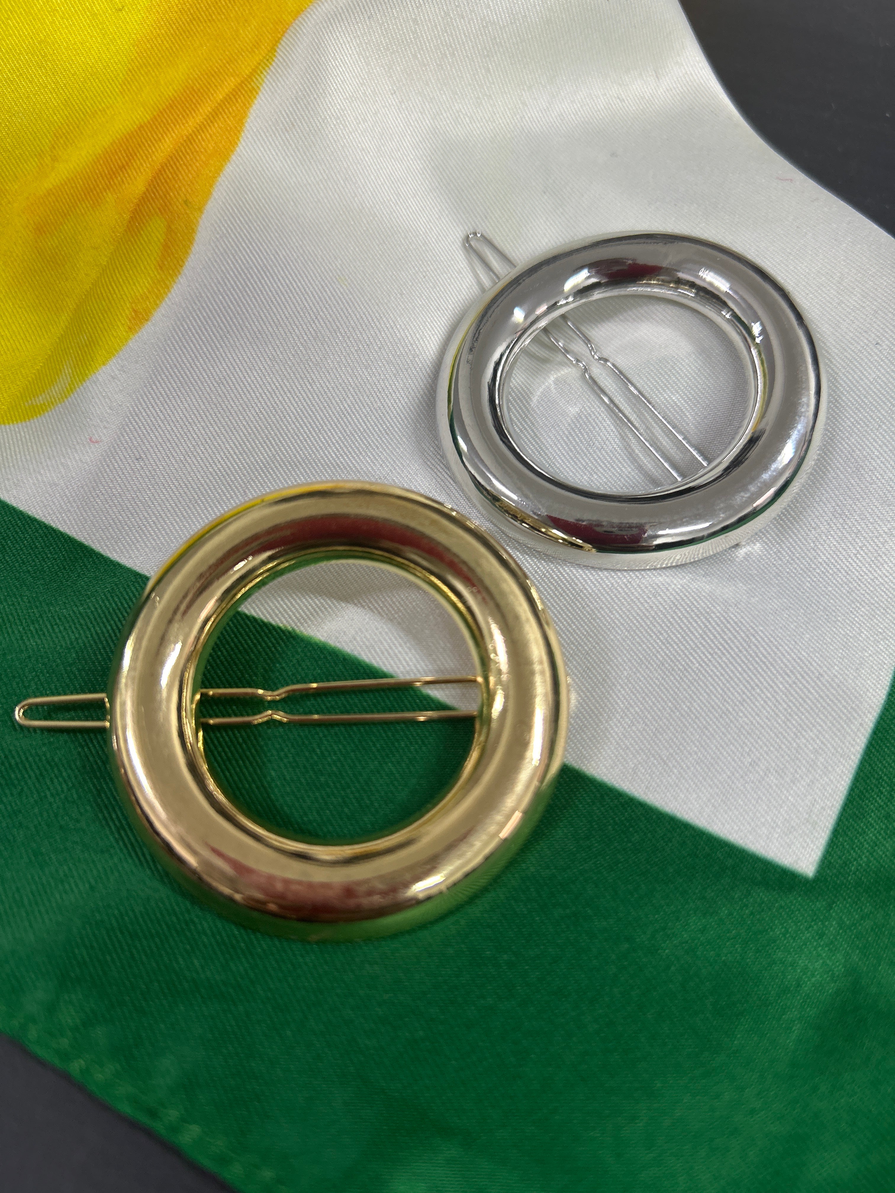 Presilha Click Circulo Lisa (6 peças 3 dourada e 3 prata)
