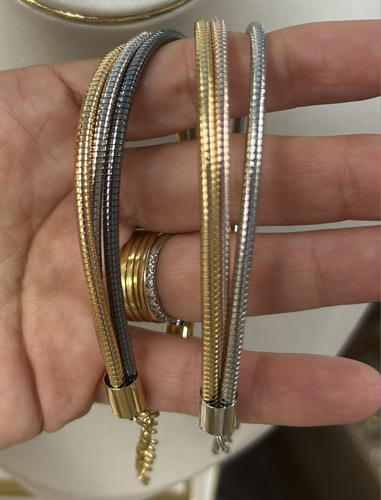 Pulseira Tripla acorda de violão 3 banhos fecho lagosta (12 peças 6 rodio e 6 rose)