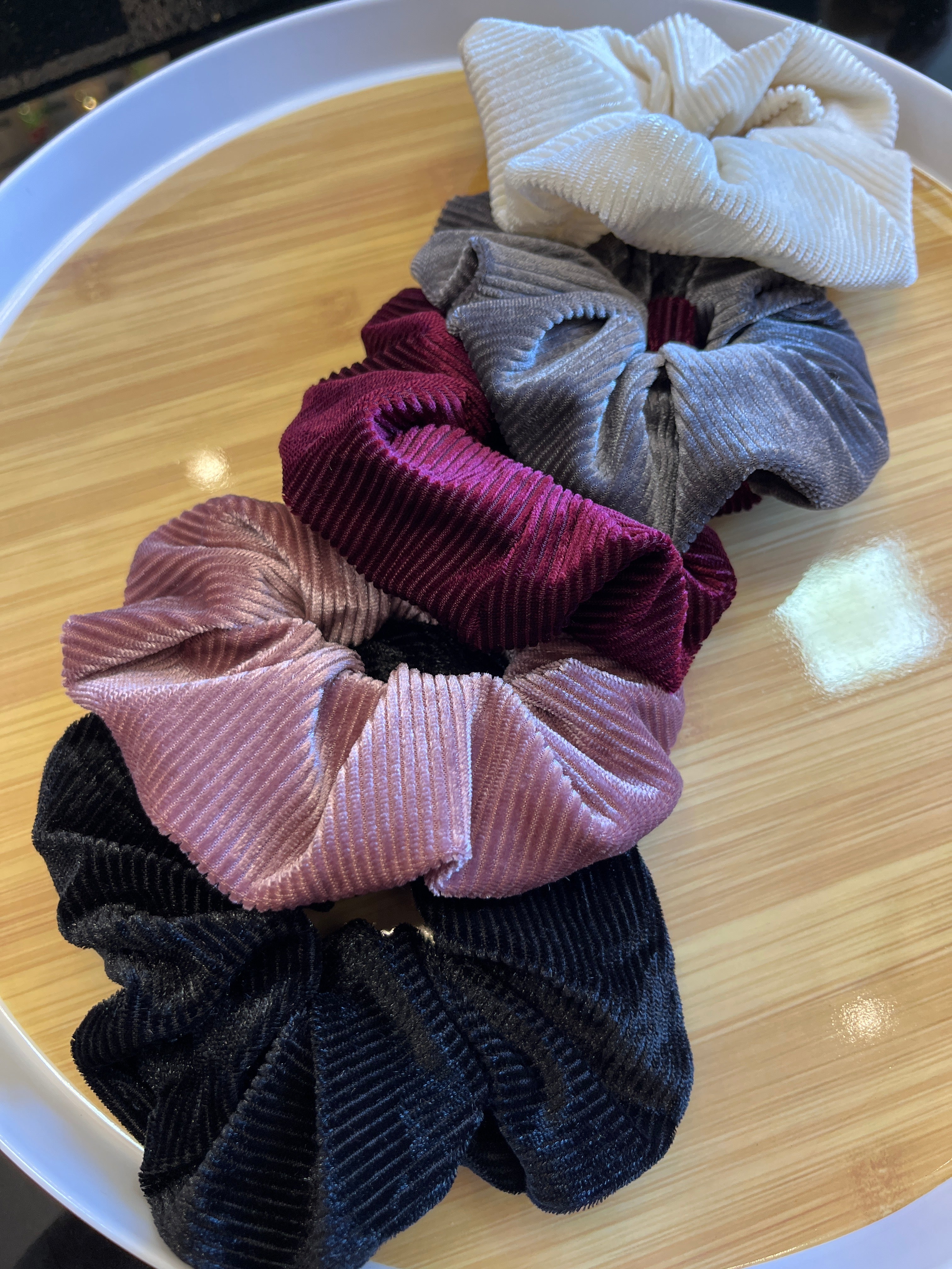 Scrunchie veludo cotelê (12 peças cores variadas)