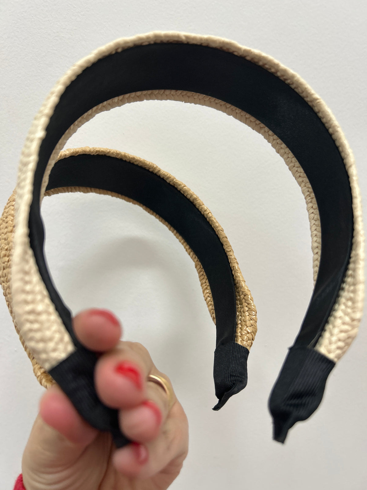 Tiara Adulto Larga Palhinha (12 peças 6 off e 6 natural)