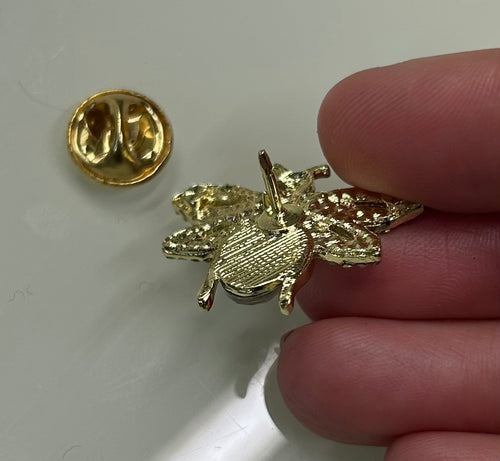 Broche bóton Pequeno Abelha Cravejada (12 peças 6 de cada cor)
