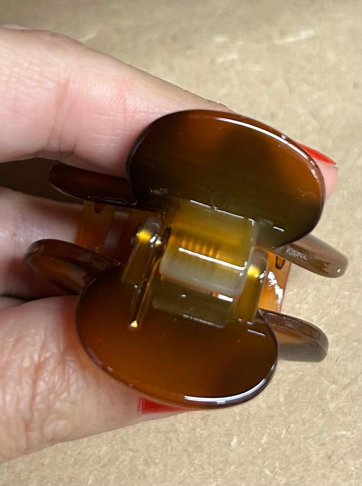 Pregadeira p nylon mola invisível (12 peças 6 pretas e 6 tartaruga)