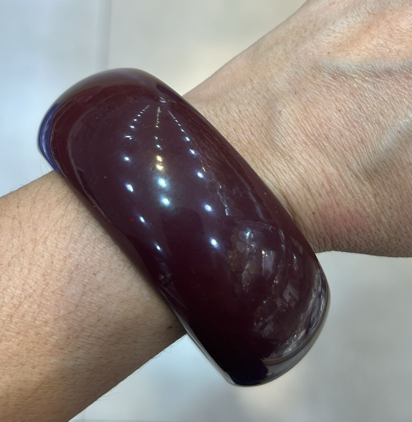 Pulseira acrílico abauldada vinho (3 peças)