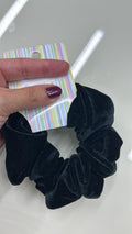 Scrunchie Veludo Preto (12 peças)