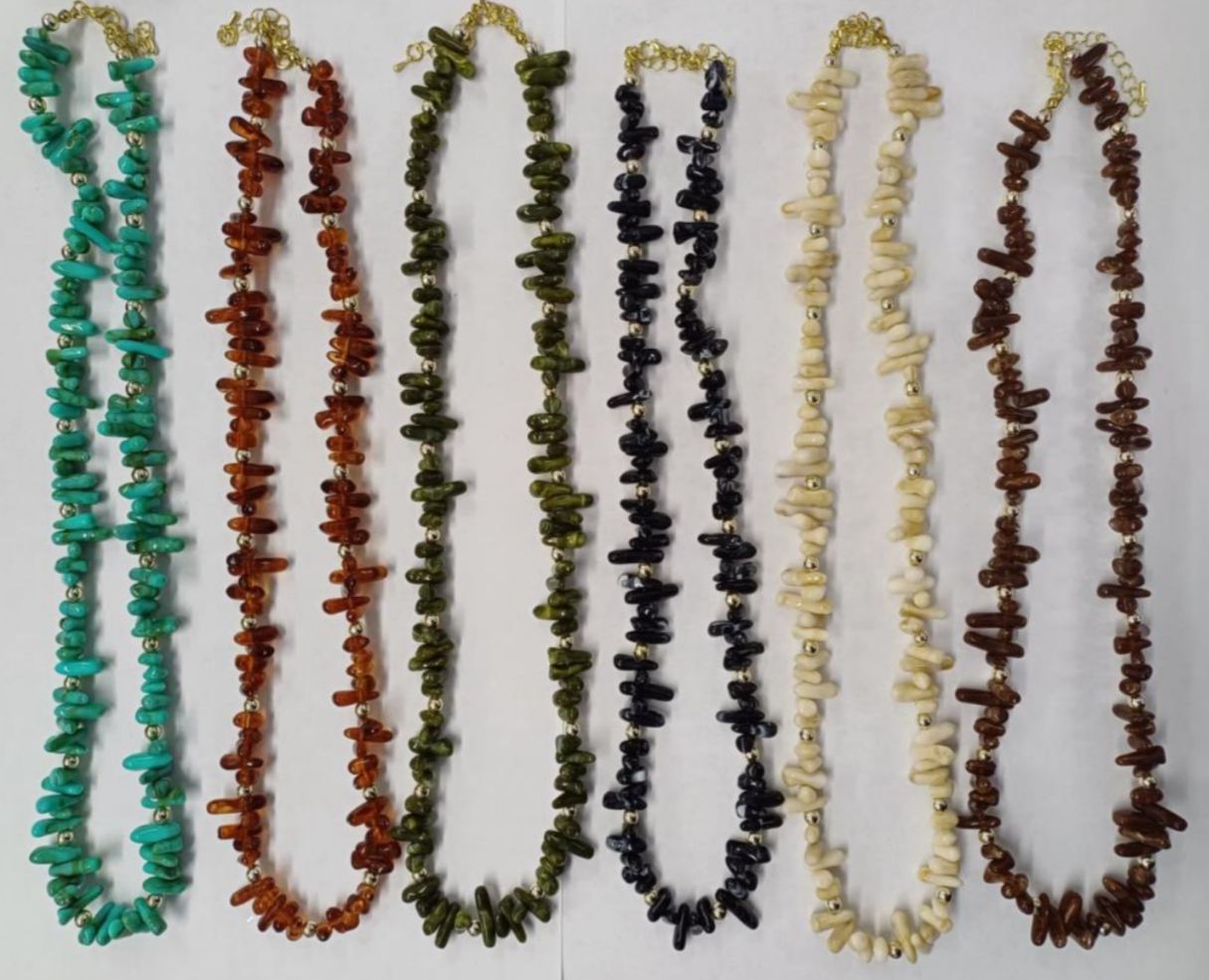 Colar longo cascalho (12 peças 2 de cada cor)