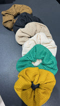 Scrunchie tricô cores invernais e cores brasil (12 peças 2 de cada cor)