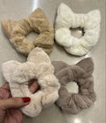 Scrunchie de pelúcia com orelhinha de gatinho (12 peças 3 de cada cor)