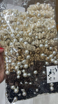 Scrunchie slim cetim cores básicas pérolas e ponto de luz (40 peças)