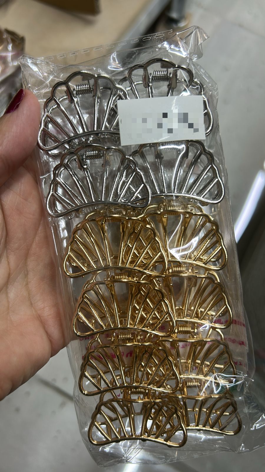 Pregadeira metal p concha (12 peças 8 douradas e 4 pratas)