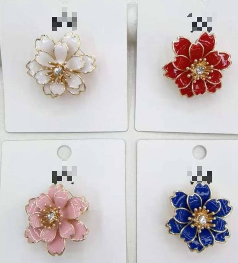 Broche agulha médio flor esmaltada (12 peças 3 de cada cor)