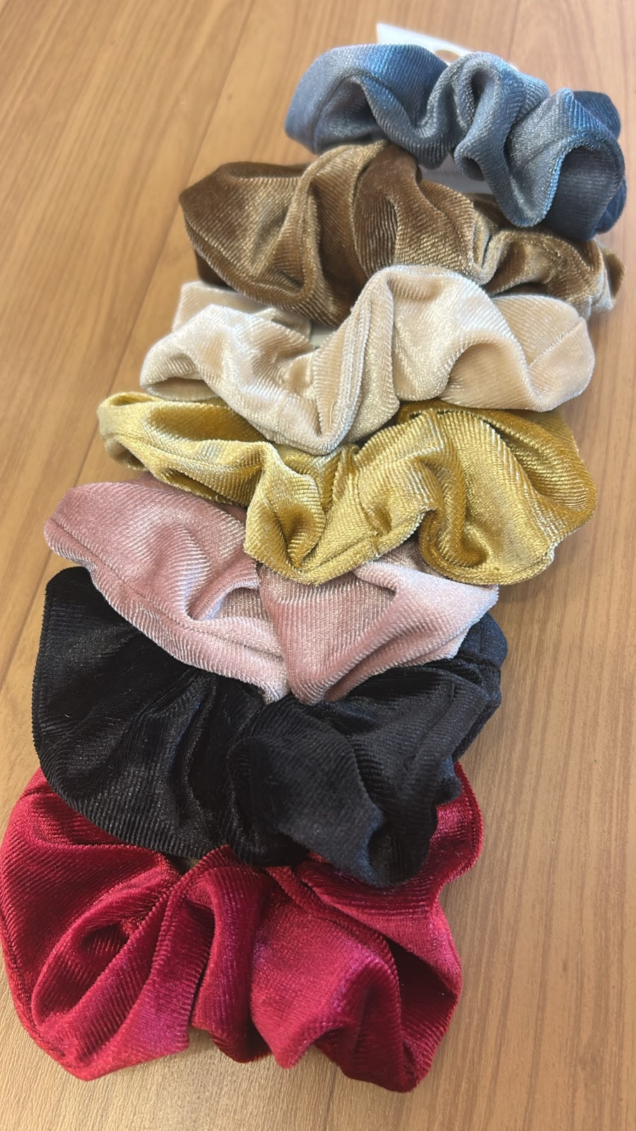 Scrunchie veludo cotelê (12 peças, cores variadas)