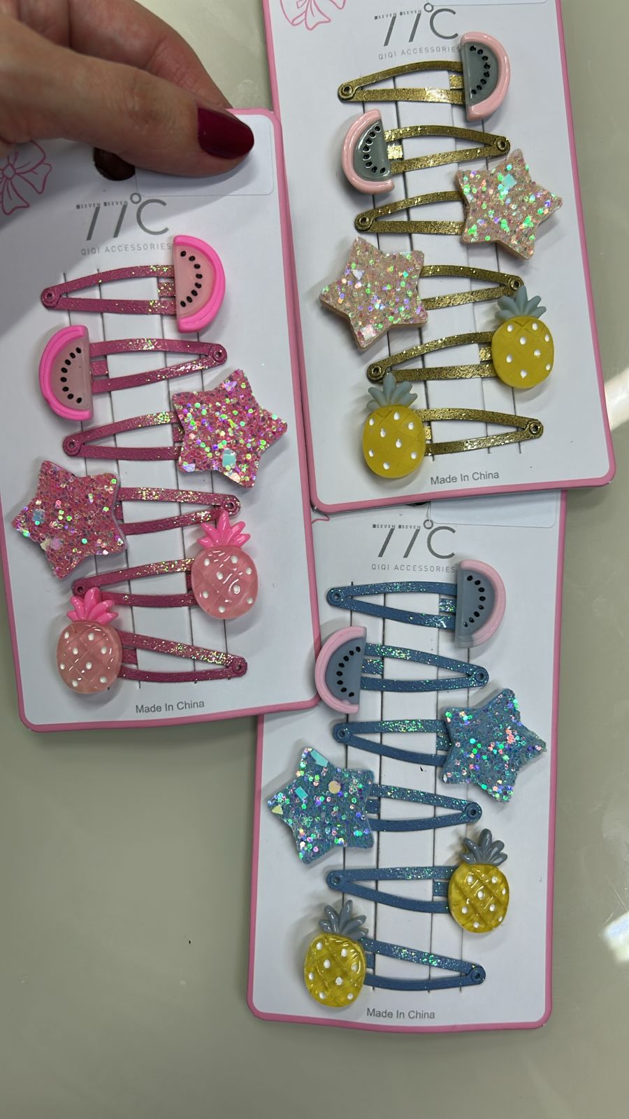 Tic tac infantil pequeno com gliter e aplique de melancia, abacaxi e estrelinha flocada (12 cartelas com 6 peças cada)