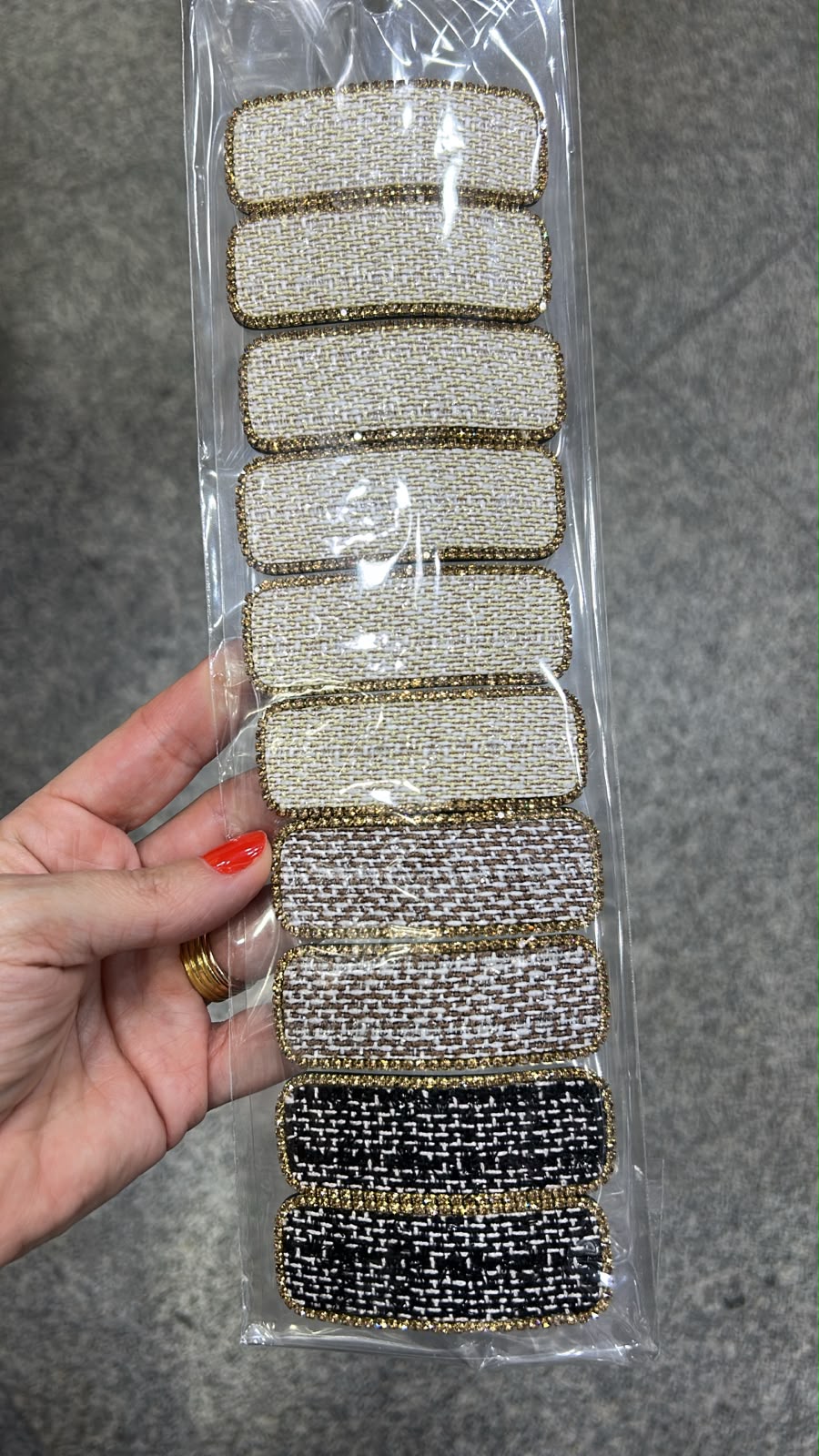 Tic tac médio tweed com filete pedraria retangular (10 peças)