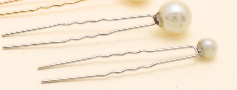 Grampo em U com ponta pérola prata (18 peças)