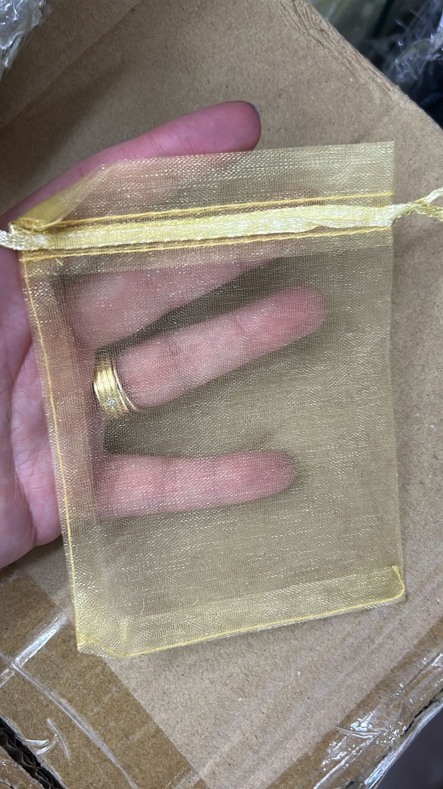 Saquinho de organza 9x12cm dourado (100 peças)