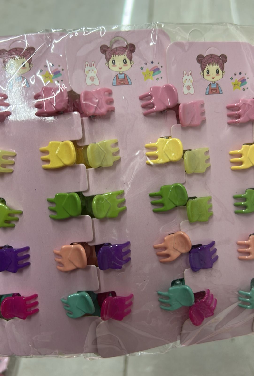 Cartela infantil com mini pregadeiras poliéster tradicional (12 cartelas com 10 peças cada)