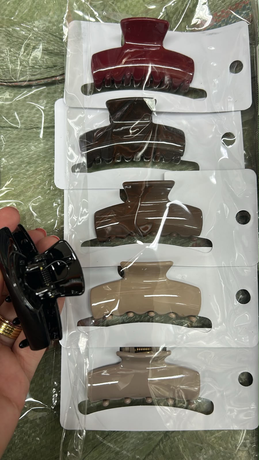 Pregadeira de silicone m cores escuras retangular (12 peças 2 de cada cor)
