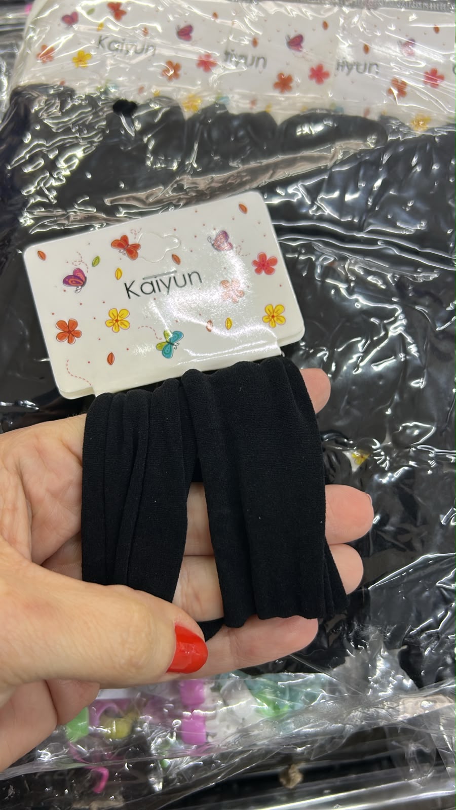 Xuxinha “não amassa o cabelo” preta (12 cartelas com 2 peças cada)
