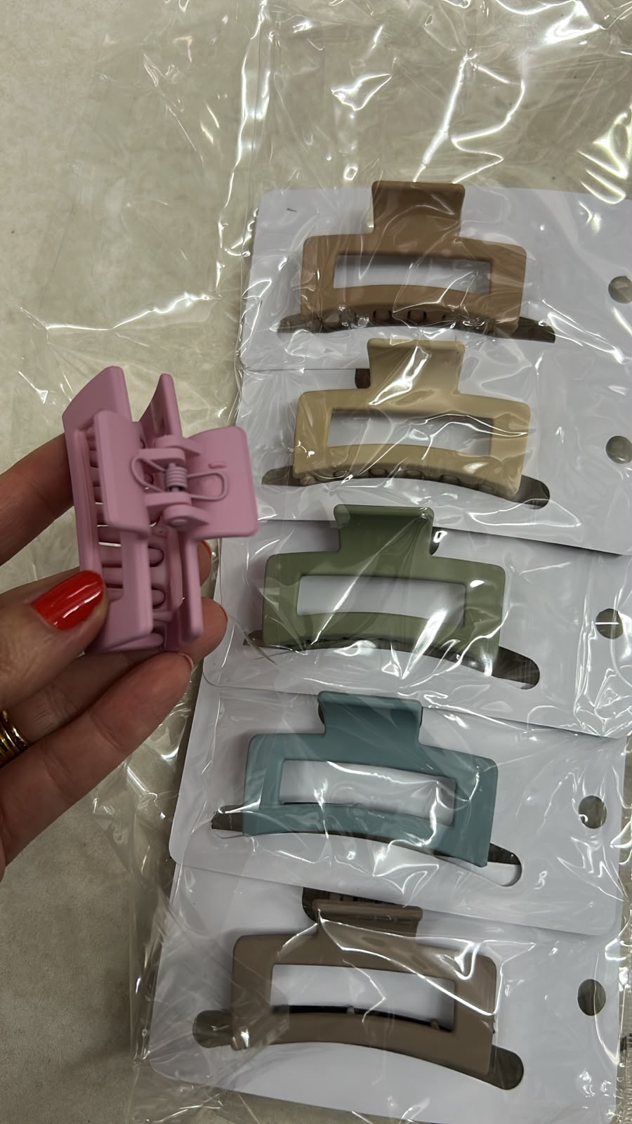 Pregadeira de silicone m cores candy retangular vazada (12 peças 2 de cada cor)