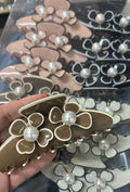 Pregadeira g acetato inspiração ap duas flores com pérola (12 peças 3 de cada cor)