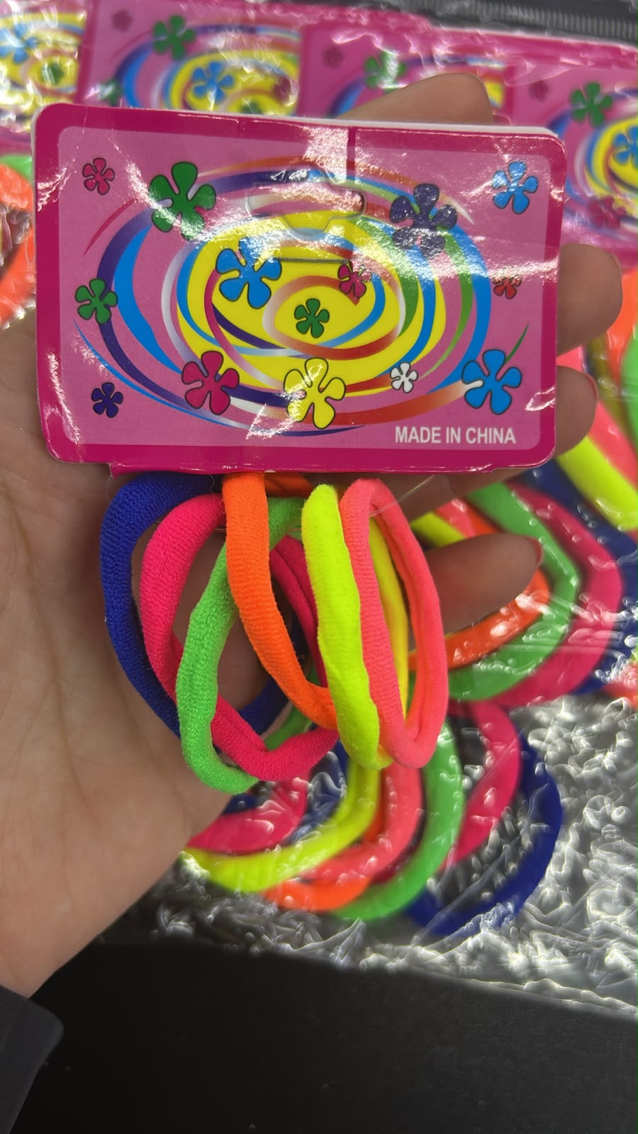 Xuxinha de meia media neon (12 cartelas com 6 peças cada)