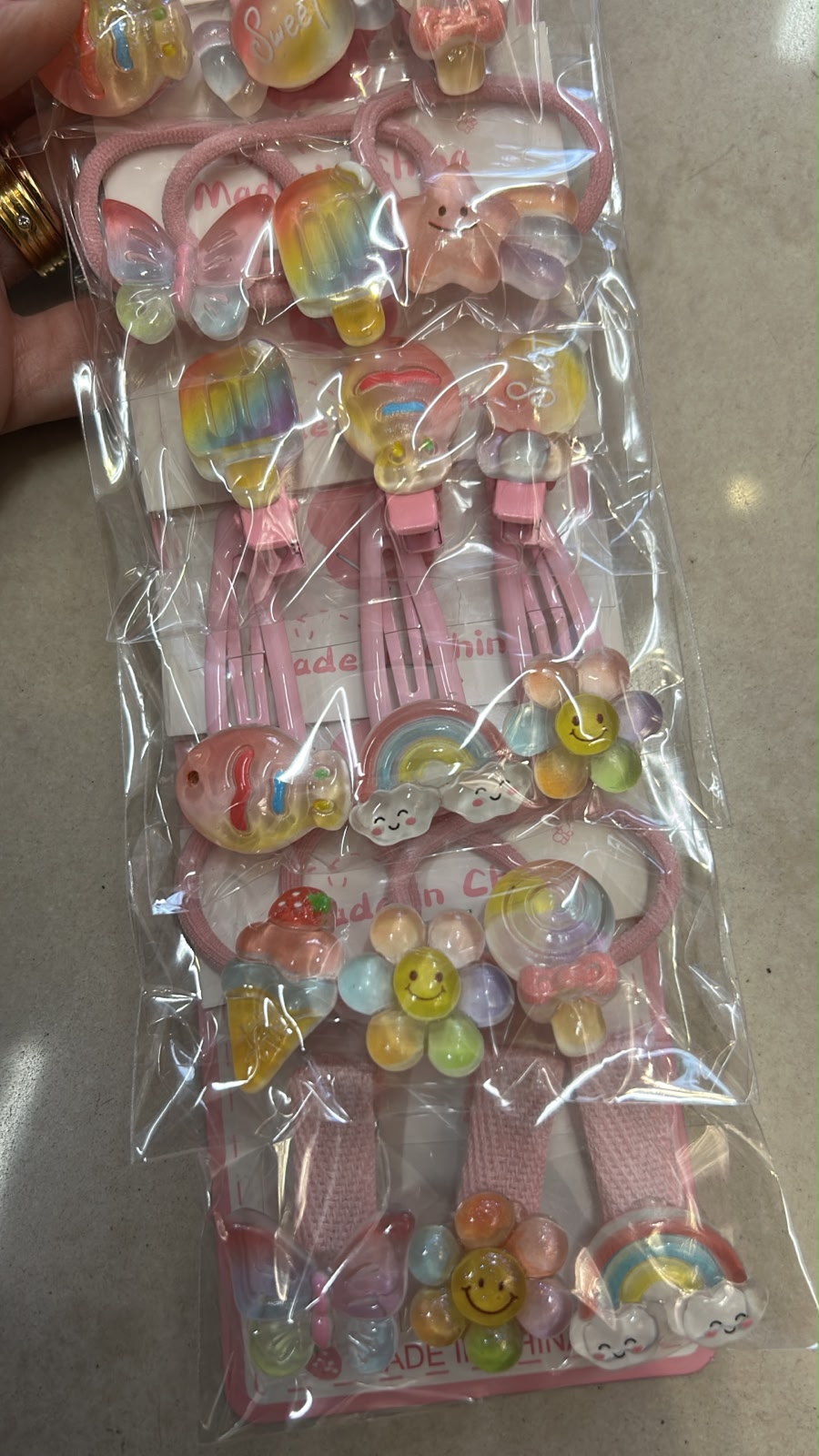 Cartela com hair clip, tic tac e xuxinha divertido (10 kits com 3 peças cada)