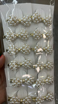 Hair clip metal com lacinho pérolas cravejadas (12 peças)