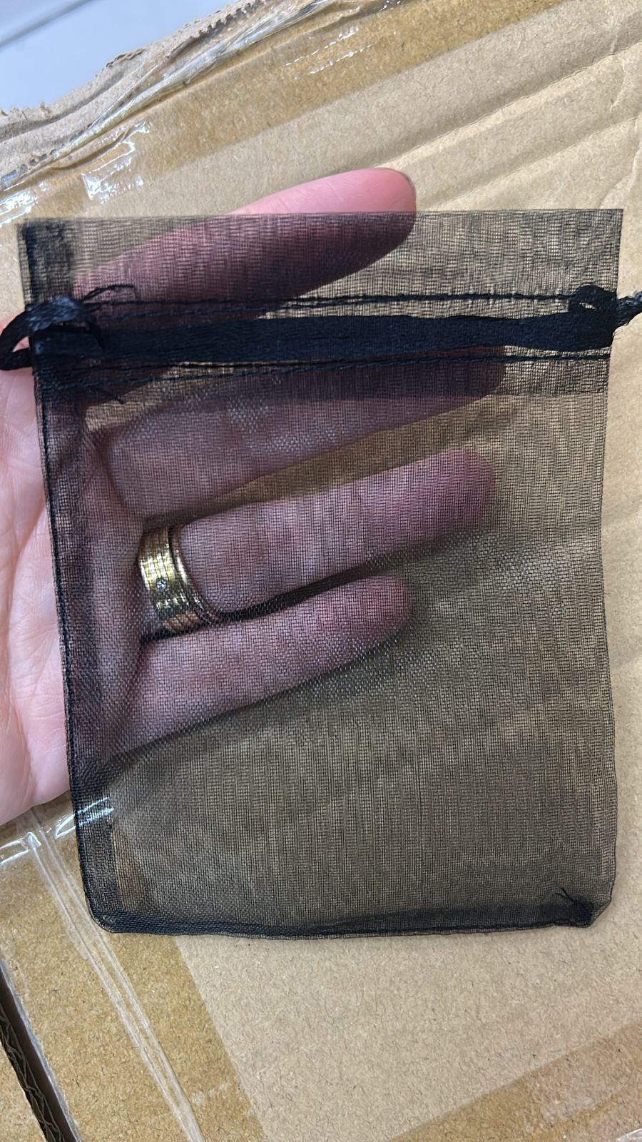 Saquinho de organza 9x12cm preto (100 peças)