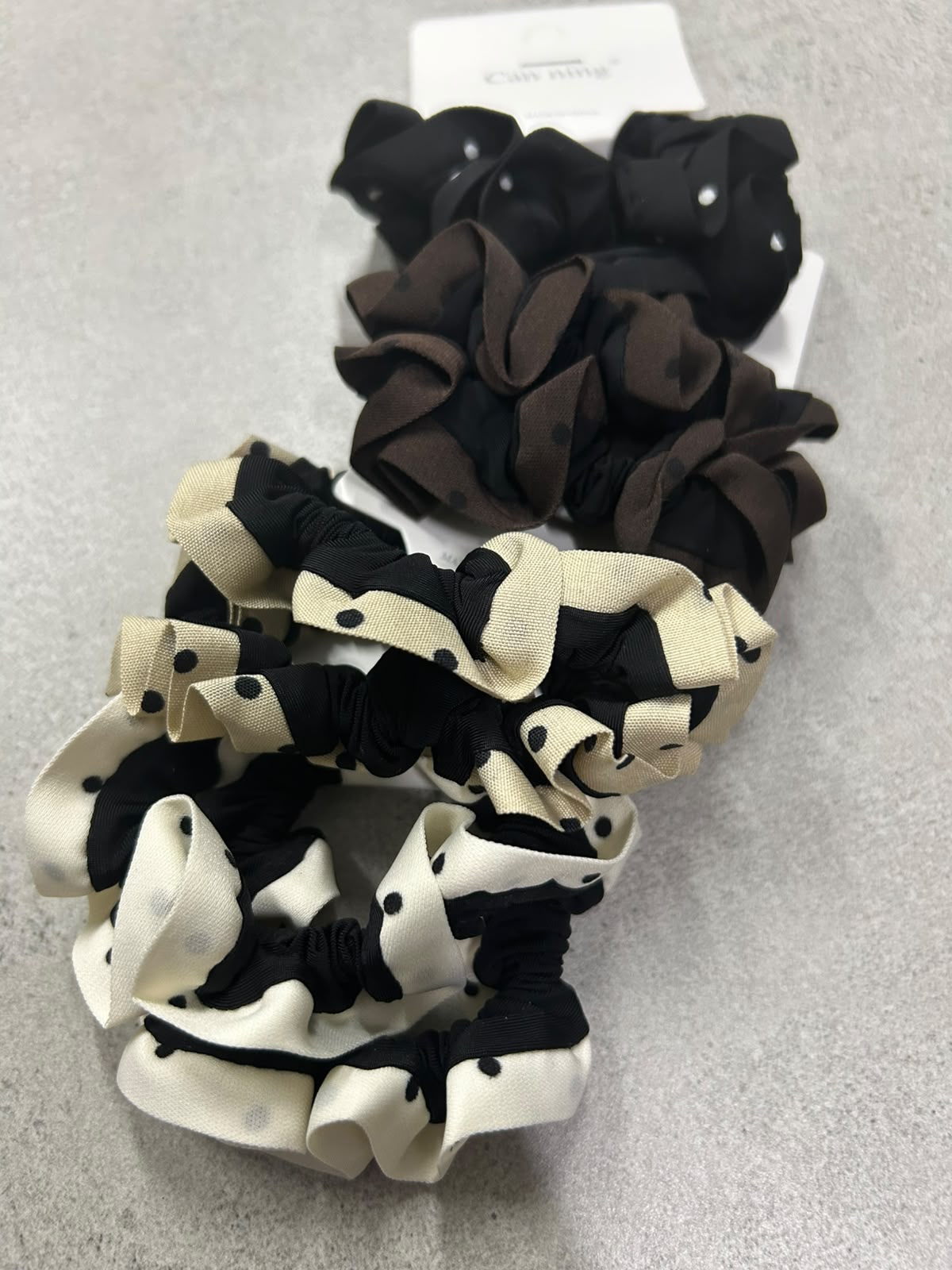 Scrunchie babadinho poá (12 peças)
