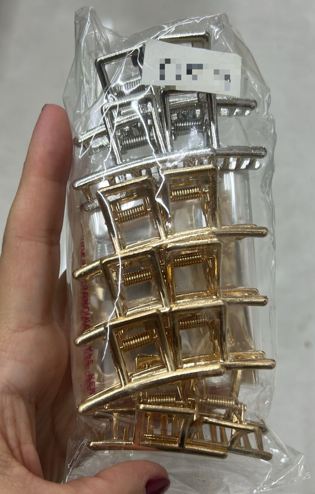 Pregadeira metal p quadrata (12 peças 8 douradas e 4 pratas)