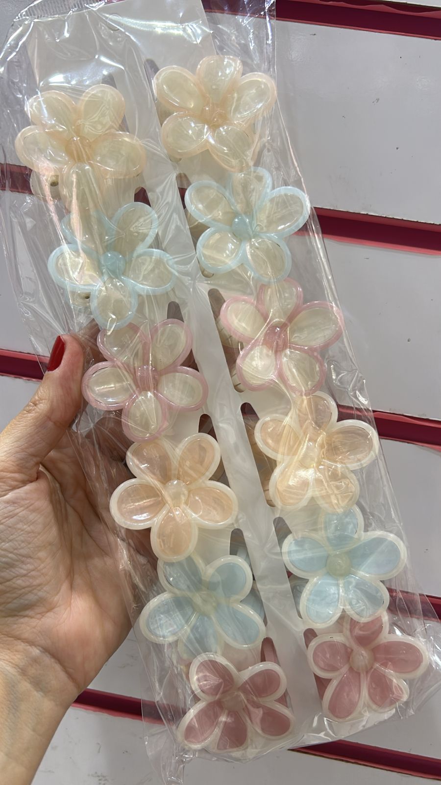 Pregadeira p poliéster flor com detalhe candy (12 peças 2 de cada cor)
