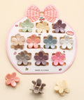 Cartela com mini pregadeira flores (12 cartelas com 10 peças cada)
